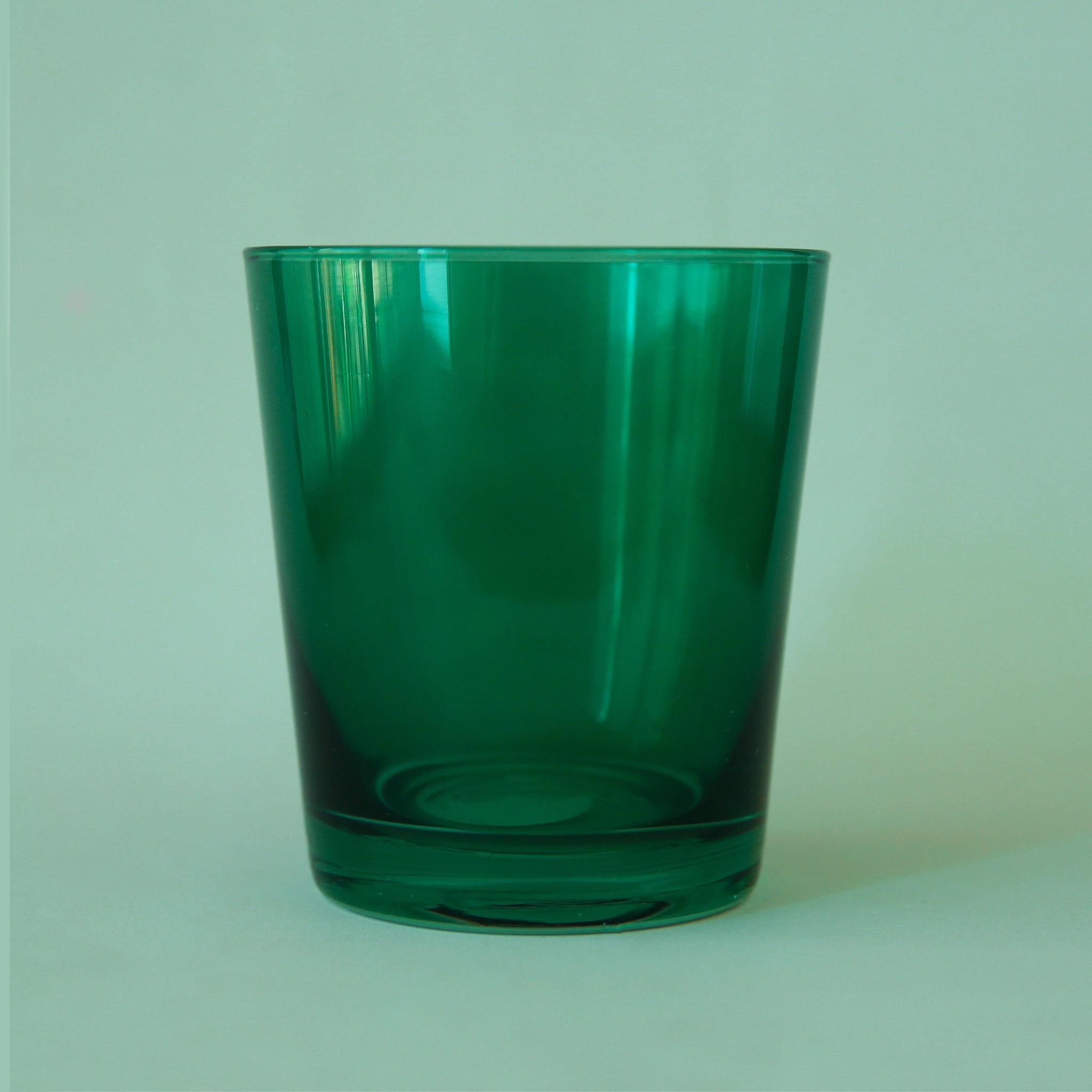 http://www.shoppigment.com/cdn/shop/files/CY1A6216_low-ball-drinking-glass-green.webp?v=1697740609