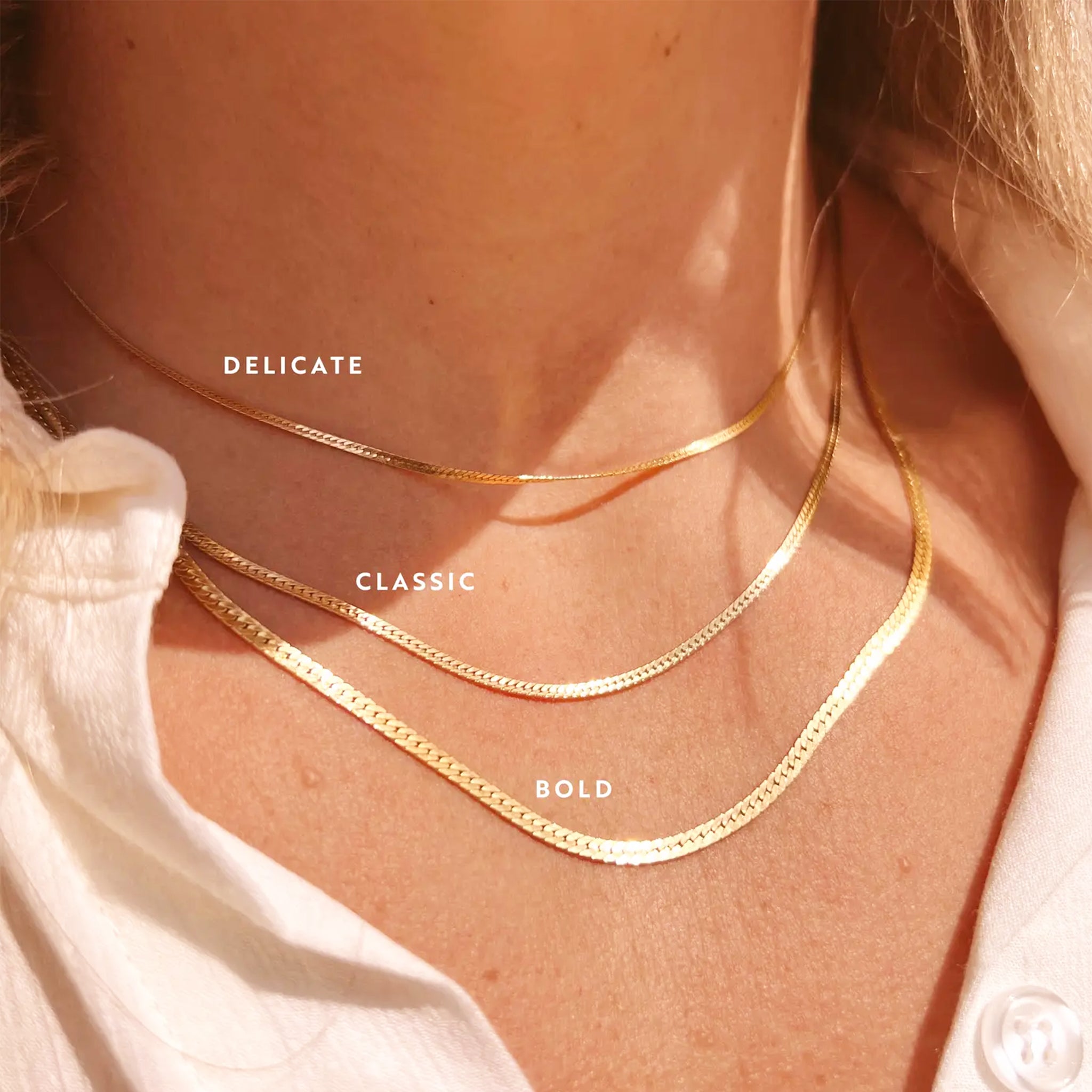 A gold delicate chain necklace. 