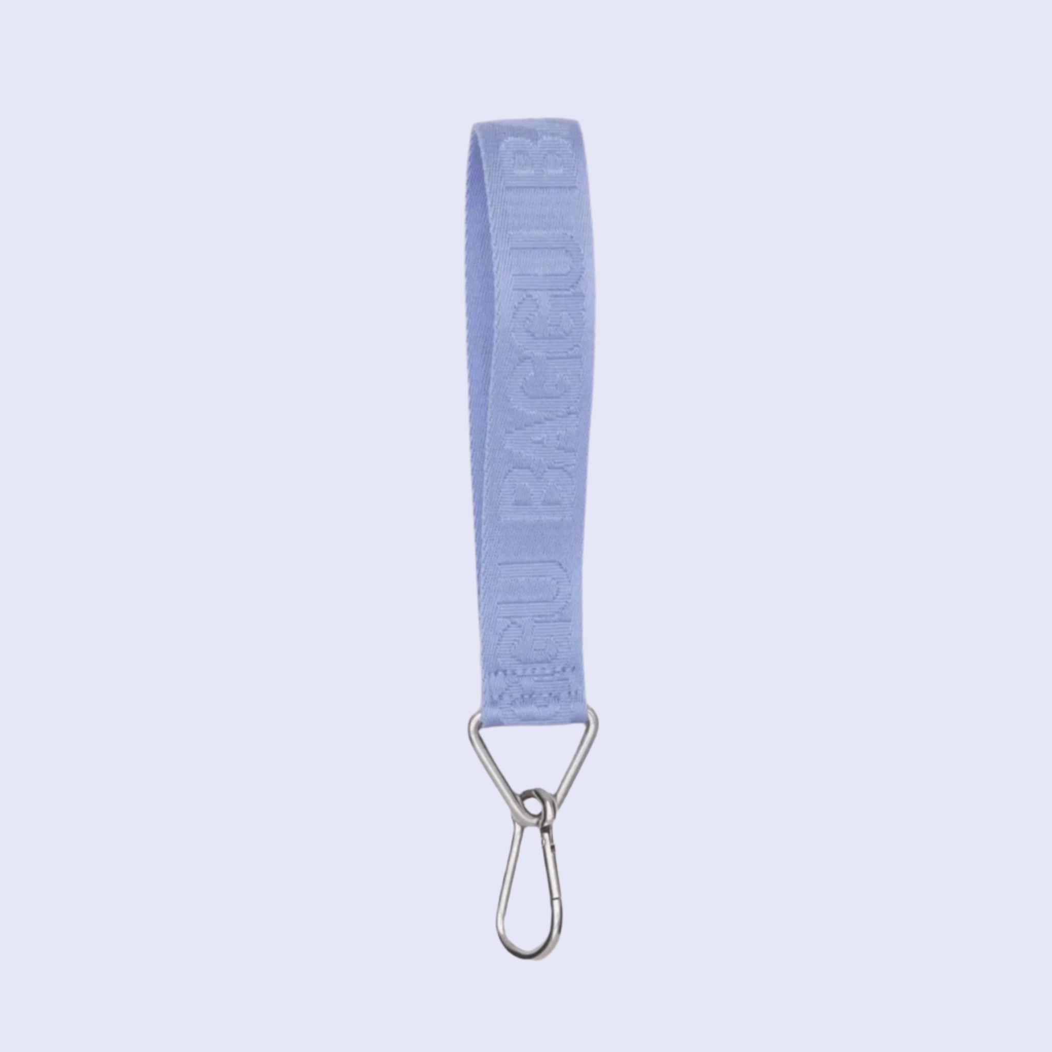 A light blue keychain with silver details and the &#39;Baggu&#39; logo on the lanyard. 