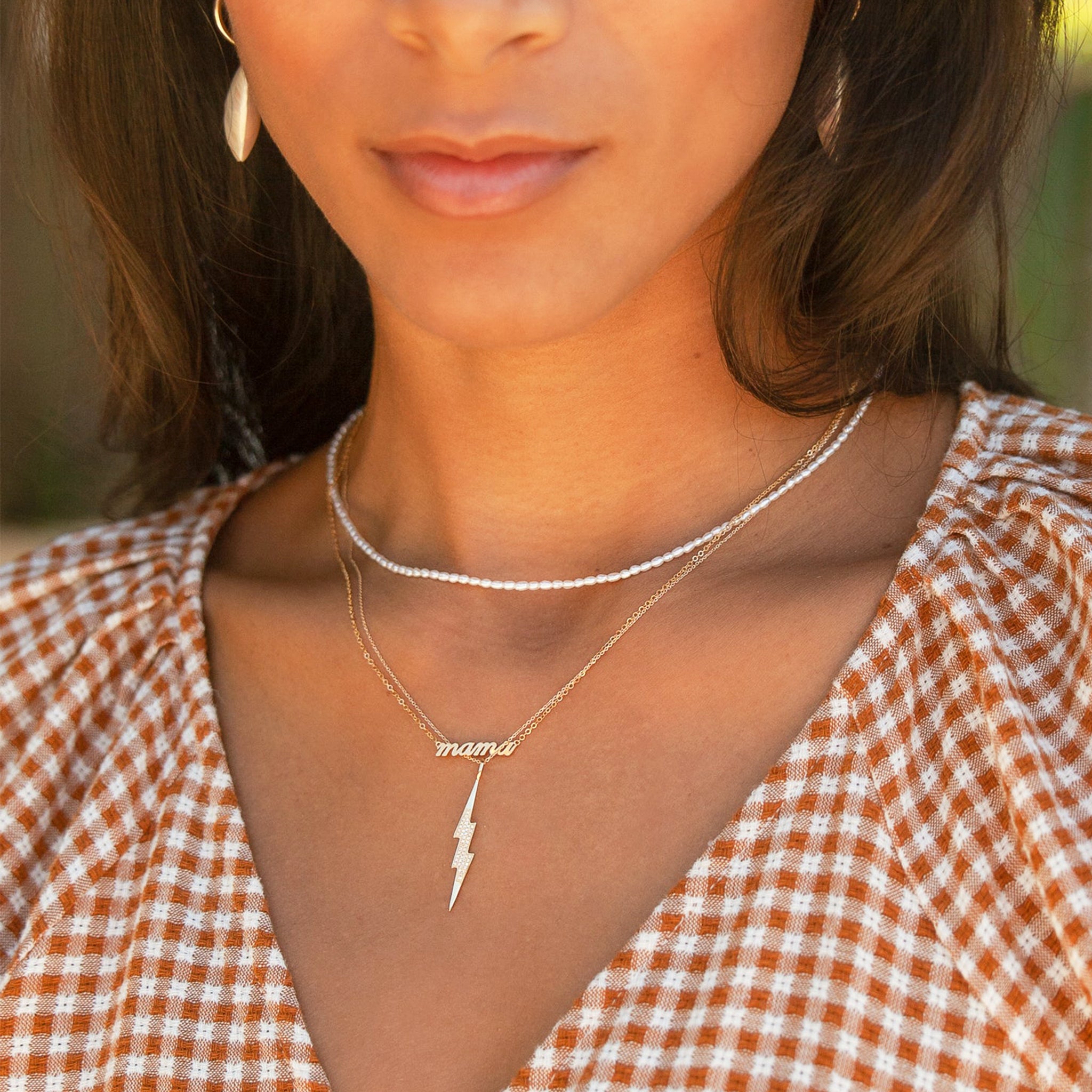 A small beaded pearl necklace. 