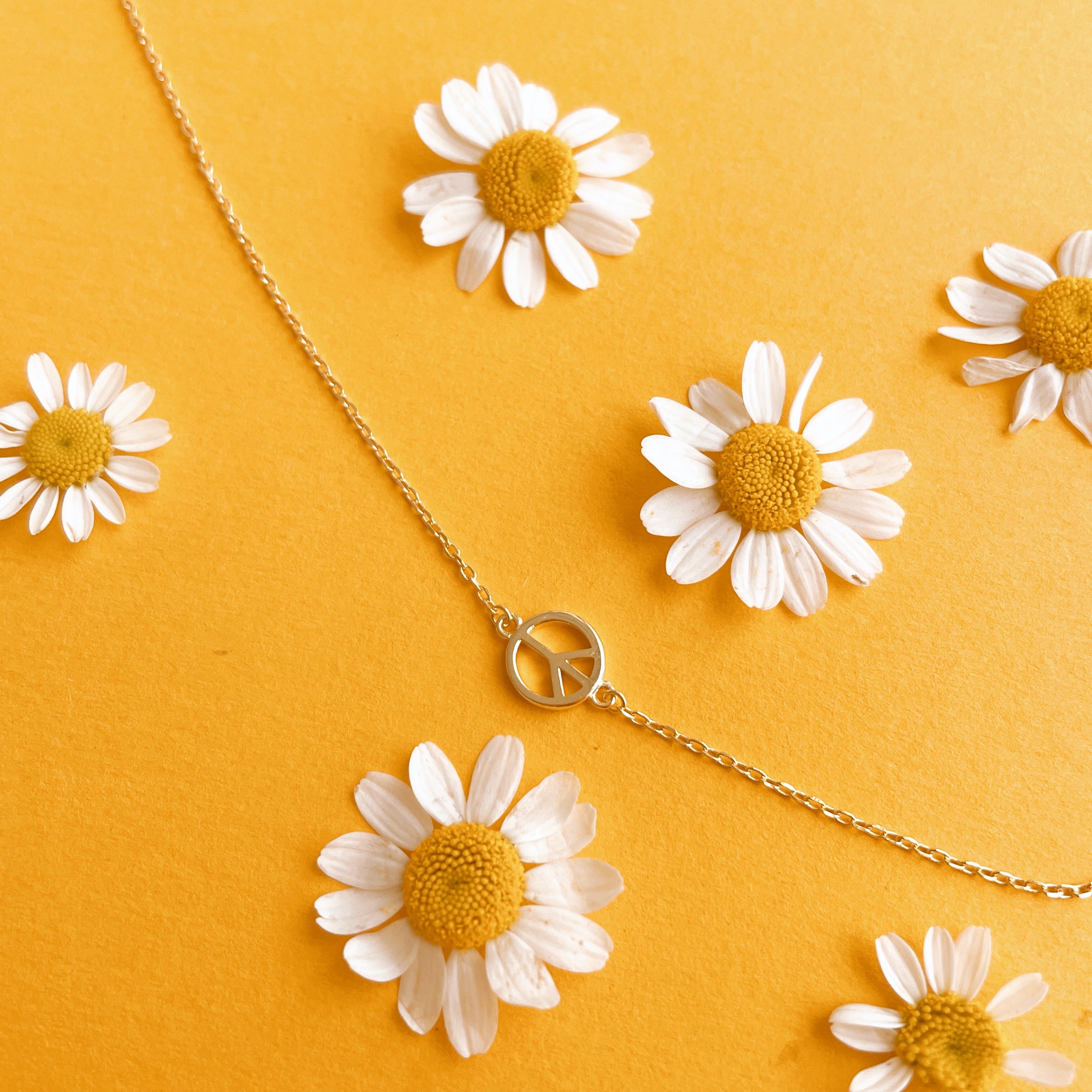 Daisy and deals peace necklace