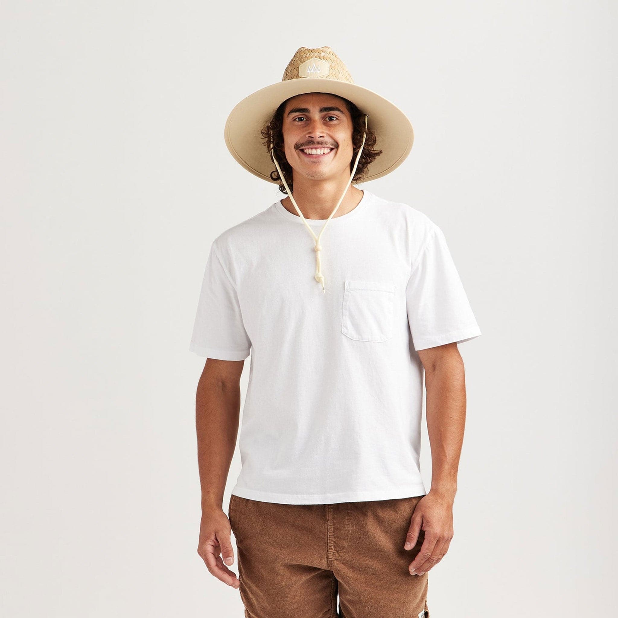 A classic straw hat with a wide brim to protect you from the sunrays! Includes a neutral cream drawstring.